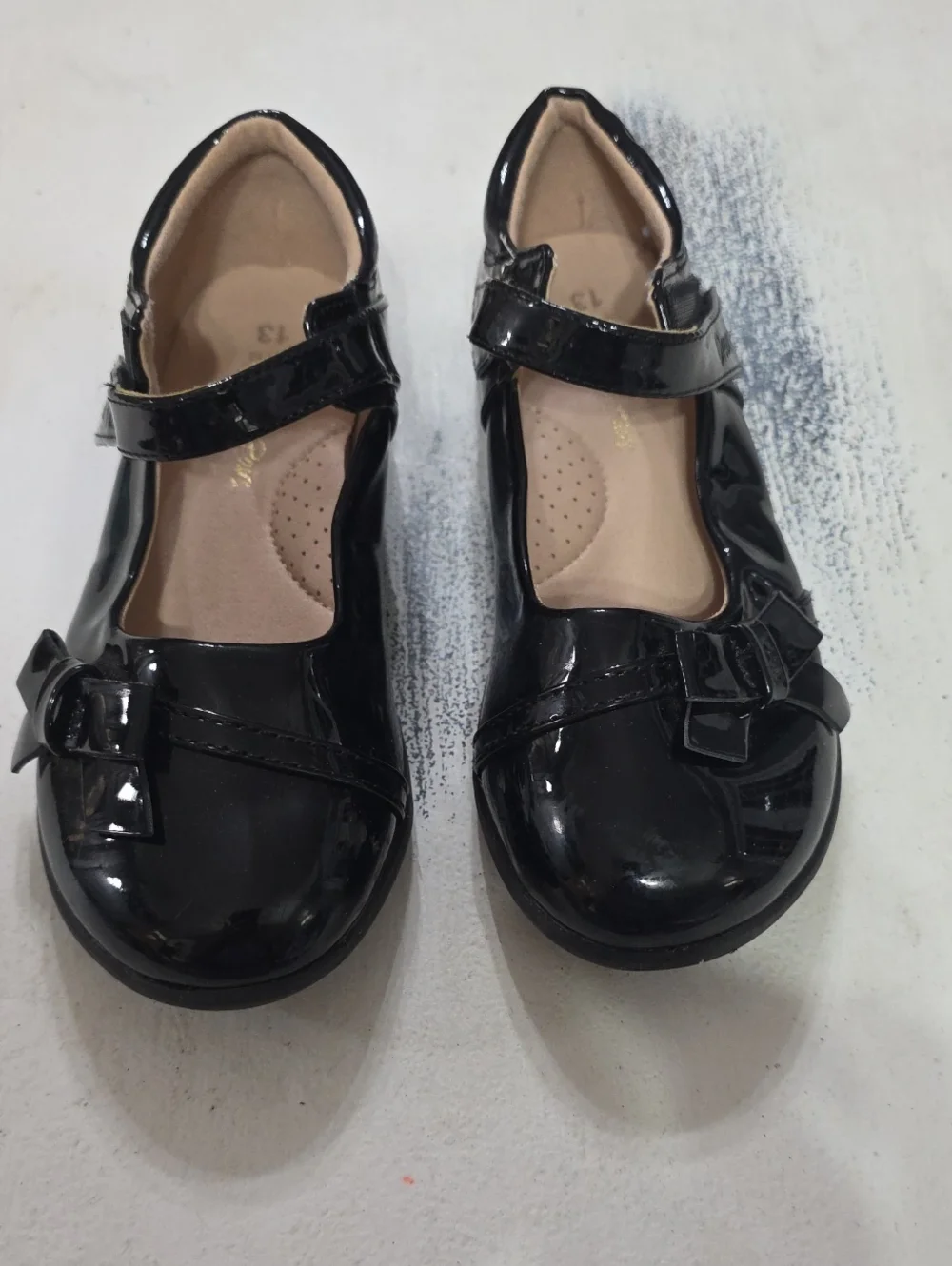 Dream Pairs Girls Glossy Black Dress Shoes Hook&Loop MINOR SCUFFING Sz 13 READ